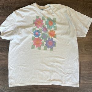 Oversized tee with checkered and daisy print